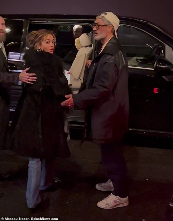 auto 77185677 12689745 Out and about The couple looked loved up as they stepped out for m 8 16986890487061698709558 696x887 1