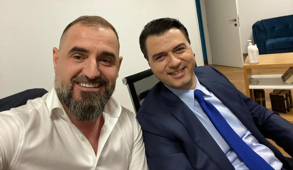 “Bashën e mbështetëm të gjithë, kishte raport të mirë me shampon”/ Çim Peka: Ky është gabimi i vetëm i Berishës që PD s’është në pushtet cim peka lulzim basha