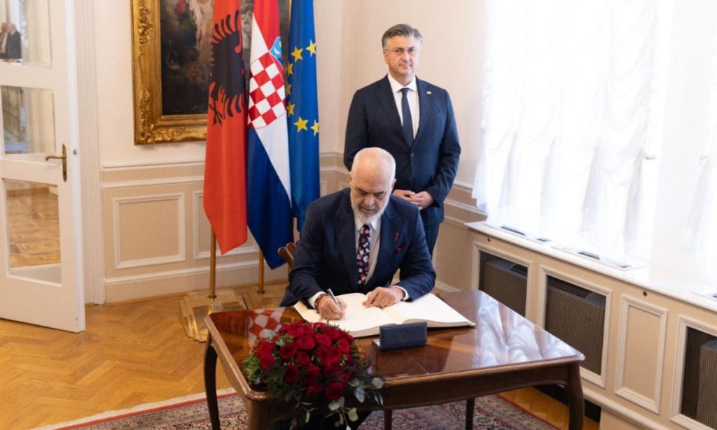Rama nënshkruan marrëveshjen me qeverinë kroate për njohjen reciproke të sigurimeve shoqërore edi rama