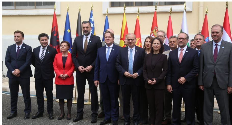 Bojkotoi foton zyrtare BE-Ballkan Perëndimor, çfarë e “nervozoi” Daçiçin në Tiranë? 1 foto
