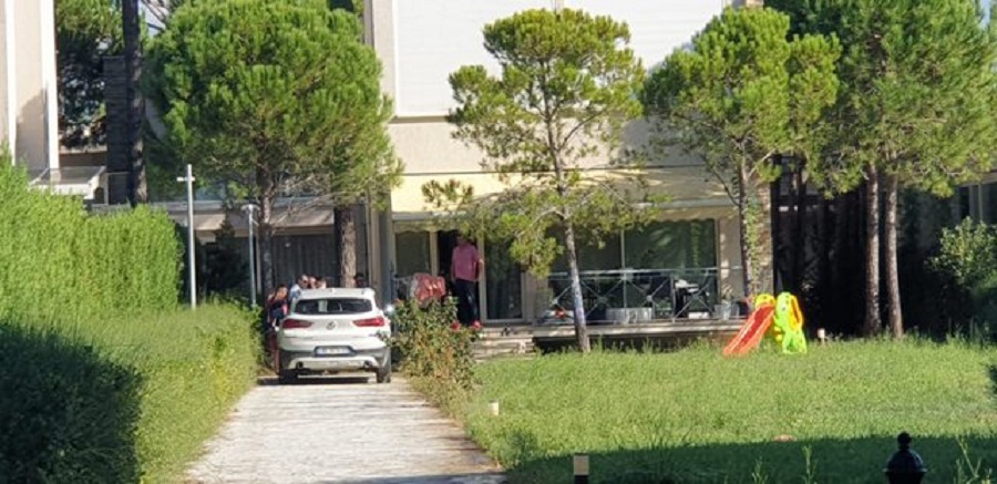 U bllokua nga SPAK: Shfaqet për herë të parë vila misterioze e Berishëve në Lalëz lalz