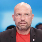 ylli manjani
