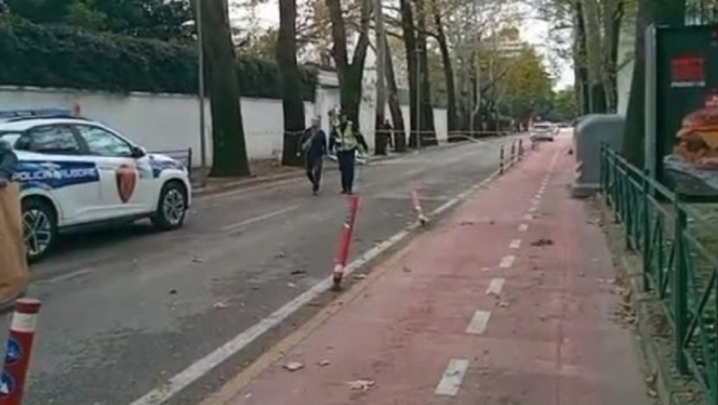 Përplasi me makinë dy këmbësore pranë kryeministrisë, arrestohet shoferi 21 vjeçar 1699214972 aksidentikm