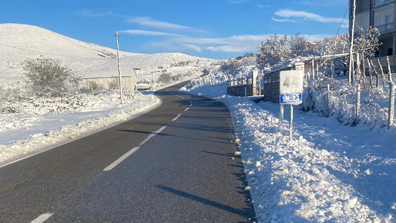 Ministria: Po punohet për rikthimin e energjisë elektrike në zonat malore! Qytetarët të kufizojnë lëvizjet në zonat me prani akulli 1700987708 WhatsAppImage20231126at09.24.19