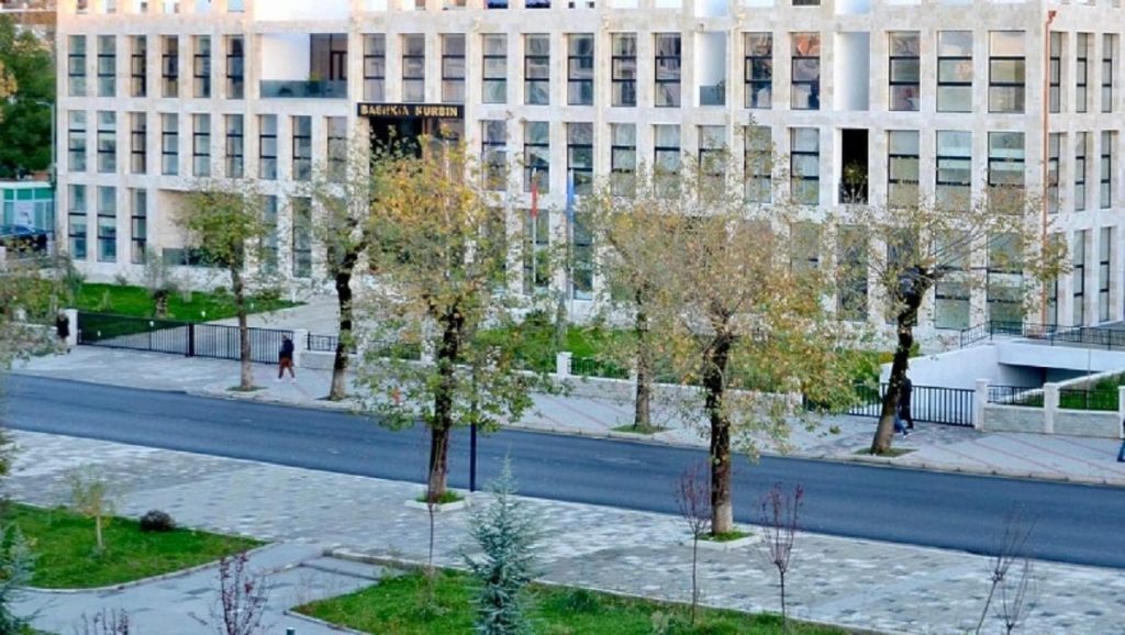 E rindërtuar mbi rrënojat e tërmetit të 2019, kjo është bashkia e “re” e Kurbinit (Foto) 1 bashkiakurbin 1