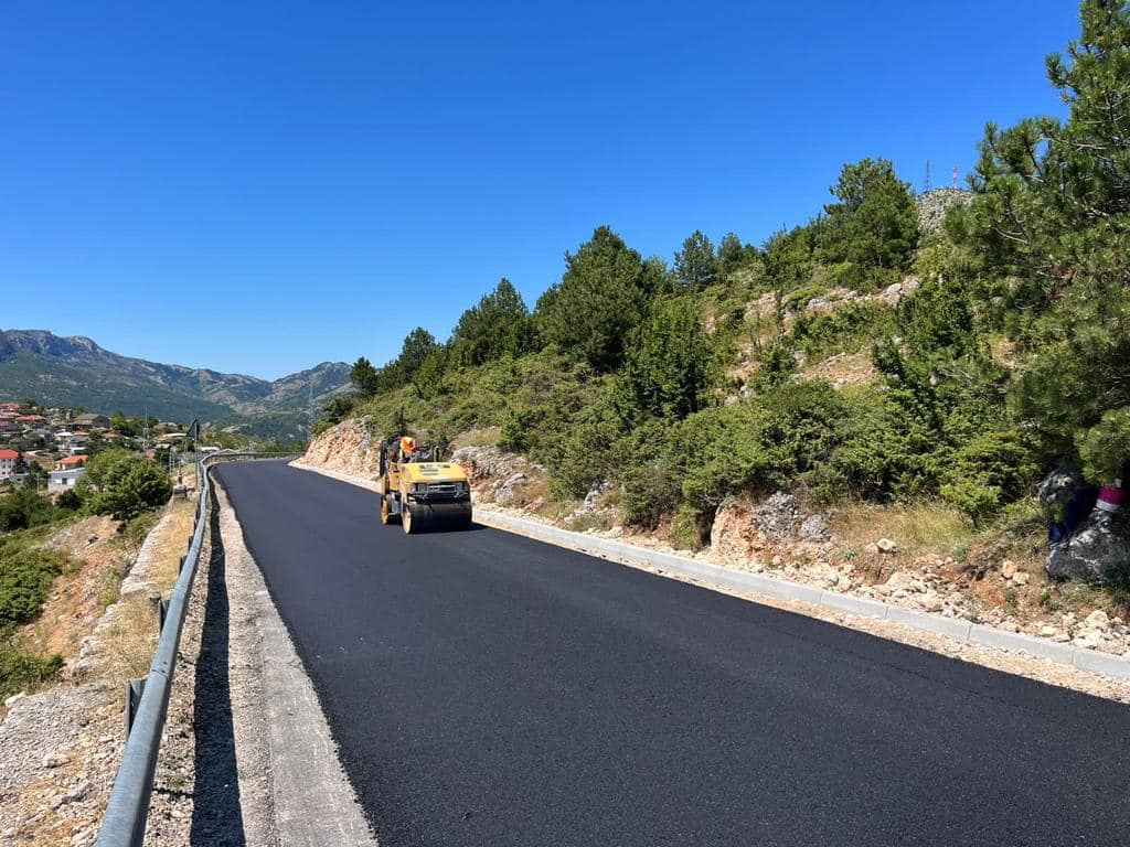 FOTO/ Rama: Rruga Ersekë-Leskovik drejt përfundimit, dritare e re e zhvillimit turistik 5 3 56