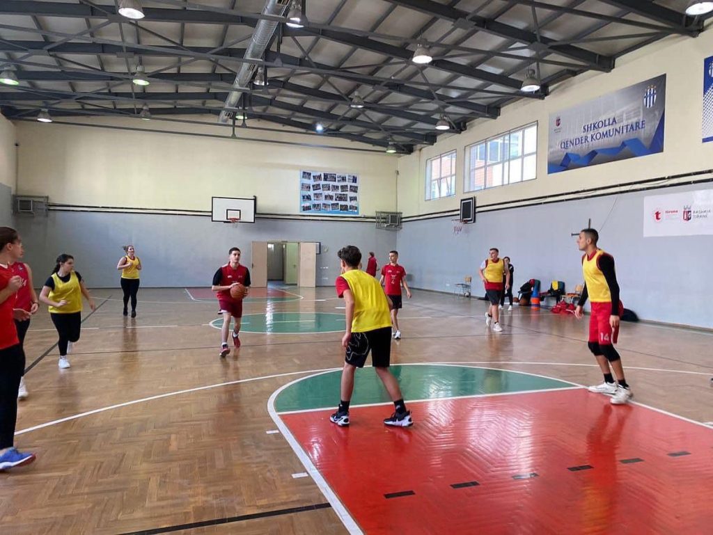 FOTO/ 79-vjetori i Çlirimit të Tiranës, kryeministri Rama tregon momentet nga festa nëpër shkolla 10 401466343 899609278201401 7081207430524923870 n