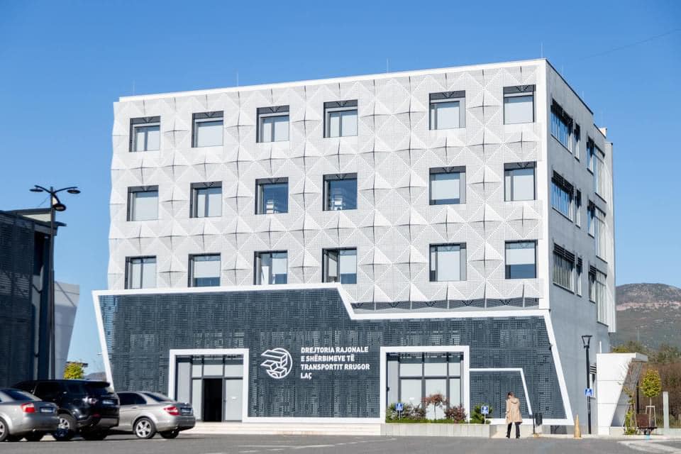 FOTO/ DRSHTRR në Laç, Rama: Nga stallë që përmbytej, sot institucion europian për 64,626 drejtues mjetesh 10 401524902 898538374975158 988924914279190049 n