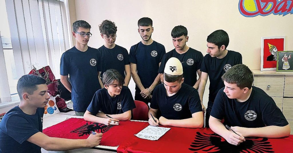 FOTO/ 79-vjetori i Çlirimit të Tiranës, kryeministri Rama tregon momentet nga festa nëpër shkolla 4 401537728 899609214868074 6337895327721669421 n