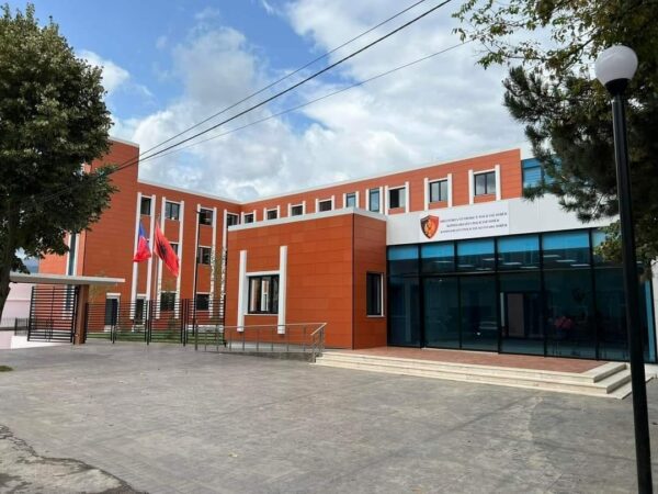 E rëndë në Dibër/ E mashtroi dhe e futi në makinë, 26-vjeçari abuzon seksualisht me të miturën 401717110 728328775999137 8899935451038401028 n 600x450 1