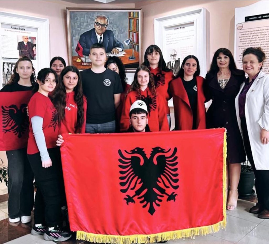 FOTO/ 79-vjetori i Çlirimit të Tiranës, kryeministri Rama tregon momentet nga festa nëpër shkolla 2 402659076 899608891534773 2457183699962230708 n