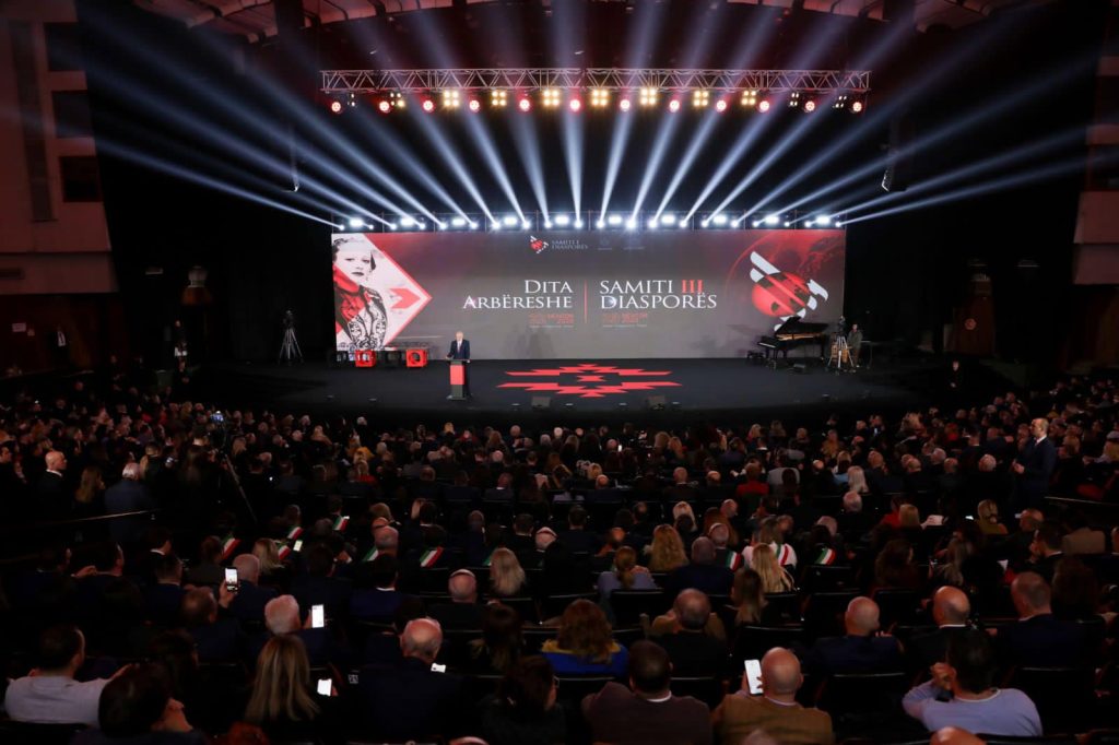 Samiti i Diasporës, Edi Rama: Takimi i madh mes shqiptarëve, kushtuar thesarit të paçmueshëm të arbëreshëve 404339701 902621441233518 4982846860687156187 n