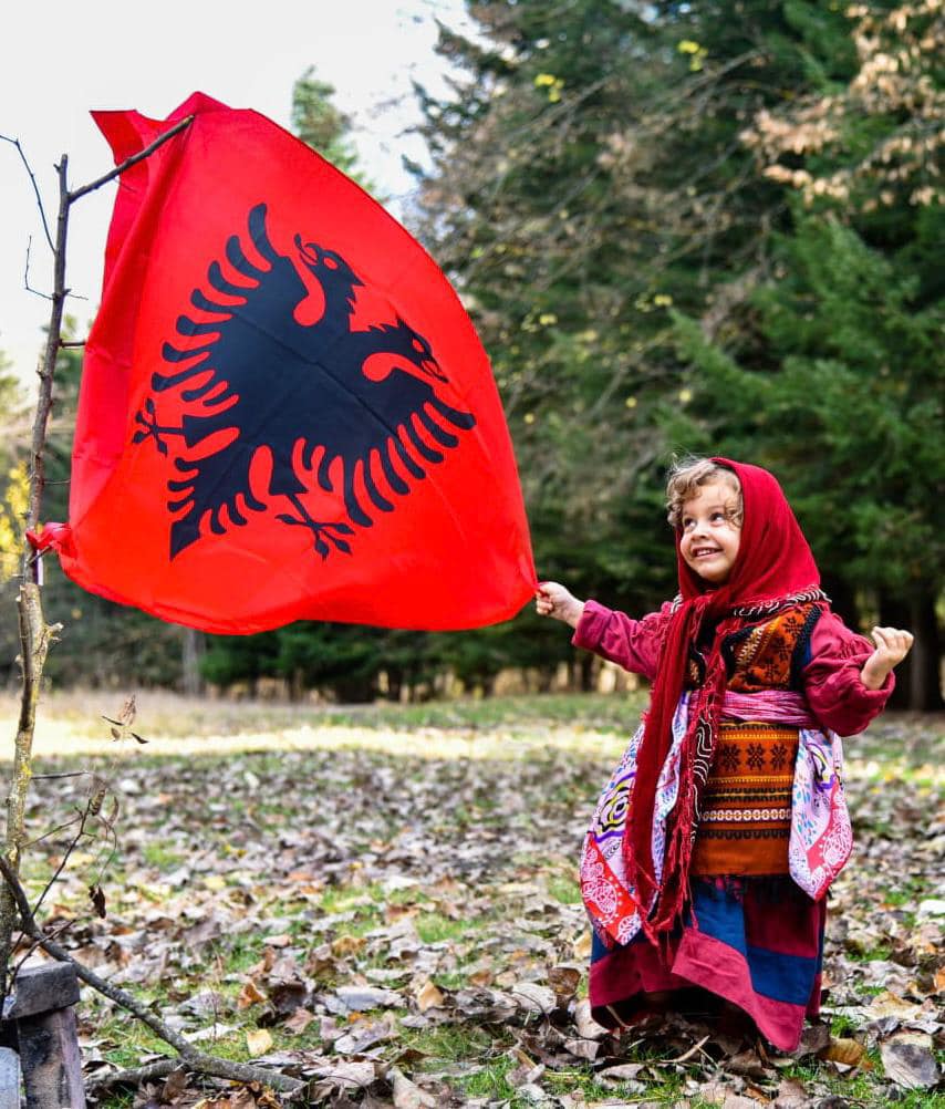 Rama uron me një foto të veçantë: Gëzuar përvjetorin e 111-të të Flamurit të Pavarësisë 406050328 905095824319413 7102603887962317934 n