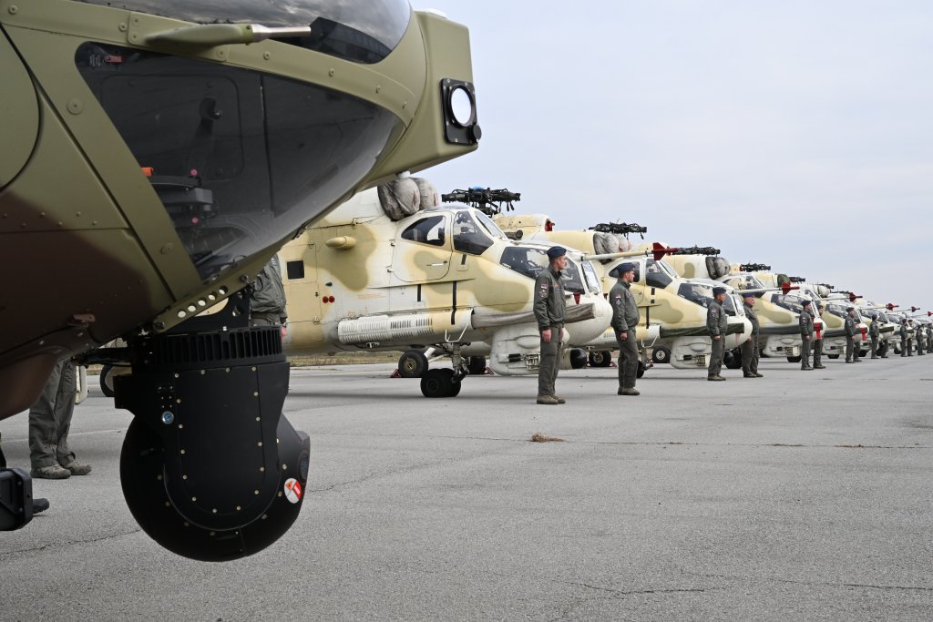 Serbia blen 11 helikopterë rusë 425263 mil 5722 orig