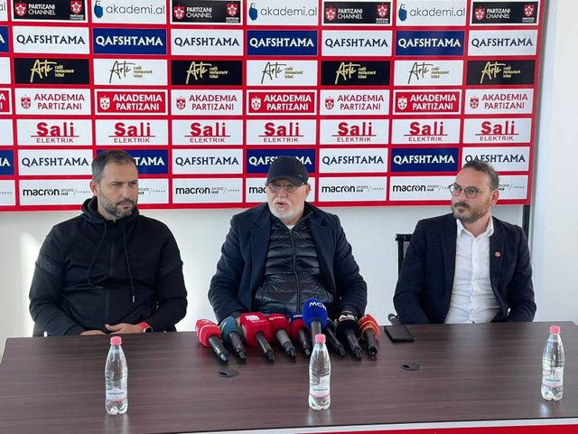 Karlos Dunga? Gaz Demi i nxjerr blof të gjithë: Prezanton Abilaliajn si trajner të ri 1 640 0 1700396777ximg 7792 152