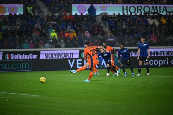 Interi “fluturon” në Bergamo, Asllani mund Gjimshitin 69b7fbf3 0cf1 4dcf 9be5 358b2b4f9388 1