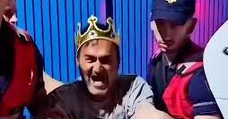 Publikuan videon e arrestimit të “Ujkut të Cërrikut”, e pësojnë keq policët në Elbasan 800 0 a0378ae3141ff2234cc684ebe7c14799