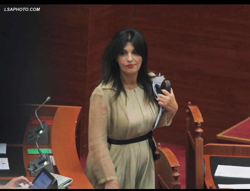 Fotot / Jozefina Topalli feston ditëlindjen, ka një mesazh për gjithë mbështetësit dhe një peng të madh 2 IMG 6629