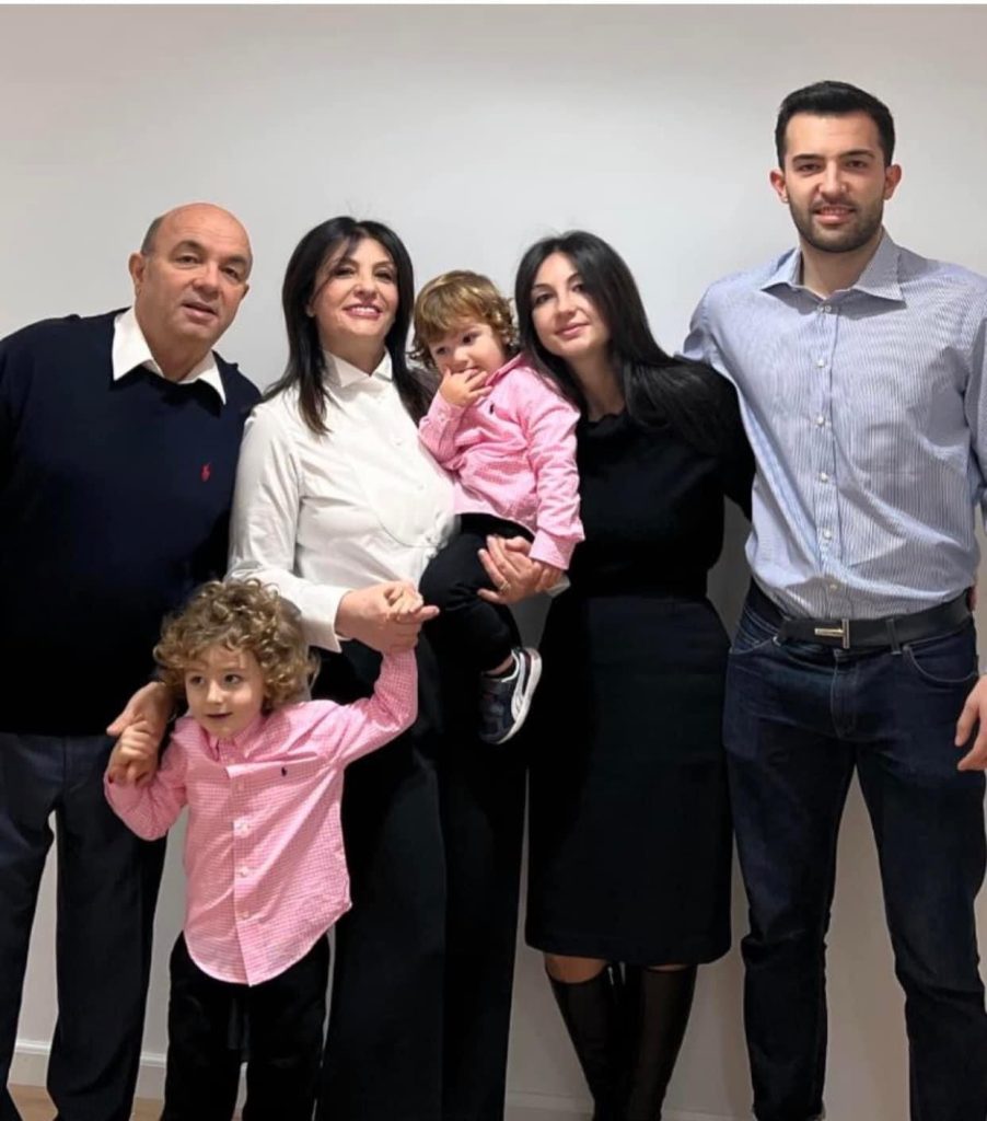 Fotot / Jozefina Topalli feston ditëlindjen, ka një mesazh për gjithë mbështetësit dhe një peng të madh 1 IMG 6630