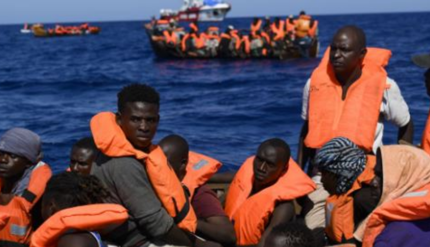 Kaos në Lampeduza, mbi 1.200 emigrantë mbërrijnë brenda 24 orësh Screenshot 2023 11 15 132110