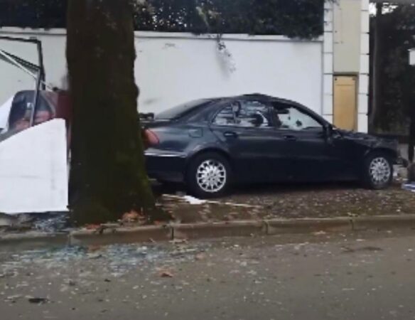 U përplas nga “Benz”-i pranë Kryeministrisë, vajza e aksidentuar i nënshtrohet operacionit WhatsApp Image 2023 11 05 at 15.11.09 1 584x450 1