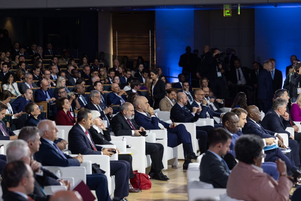 FOTO/ Edi Rama në Forumin e Paqes në Paris, diskutohet lufta Izrael-Hamas! 1 mld € ndihmë për Gazën 3 WhatsApp Image 2023 11 10 at 10.45.30 1