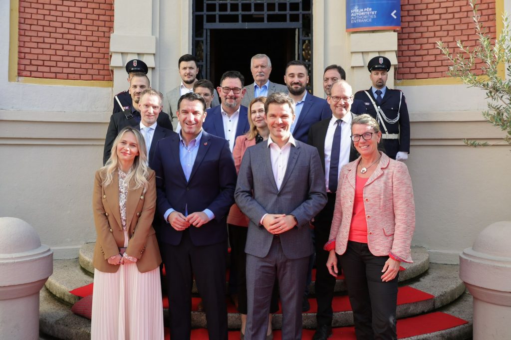 Veliaj takon Presidentin e Rajonit të Hanoverit, Steffen Krach: Do bashkëpunojmë me një qytet dinamik si Tirana 3 WhatsApp Image 2023 11 24 at 11.59.53