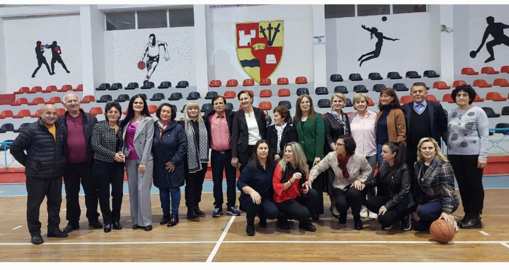 Kryebashkiaku Malaj vlerëson kontribuesit e sportit të basketbollit në rrethin e Matit WhatsApp Image 2023 11 25 at 13.17.42 1
