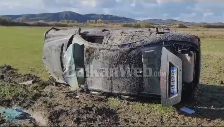 “Benzi” përfundon në arë, aksidenti i frikshëm në Fier që la pas katër persona të plagosur aksidenti 2 770x436 1