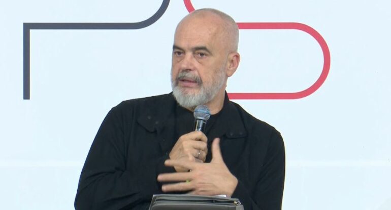 PS mbledh Asamblenë e Zgjeruar në Durrës/ Rama: Në vitin 2030 arrijmë 20 milionë turistë edi rama ne durres 770x415 1