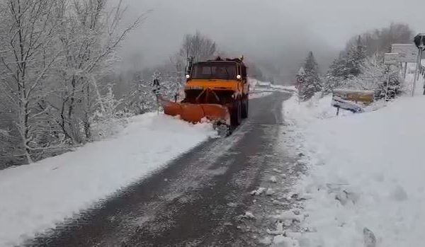 Rikthehen reshjet e borës në Korçë korce 1 600x349 1