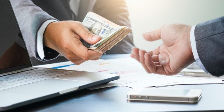 Po shihni për shtëpi? Interesat e kredive në euro drejt barazimit me ato në lekë kredii 765x383 1