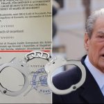 FOTO/ Deputeti Sula shkon në Kuvend me një tufë qepësh të njoma, dhe i veshur si ''doktor'' 2 1703159274 Screenshot11