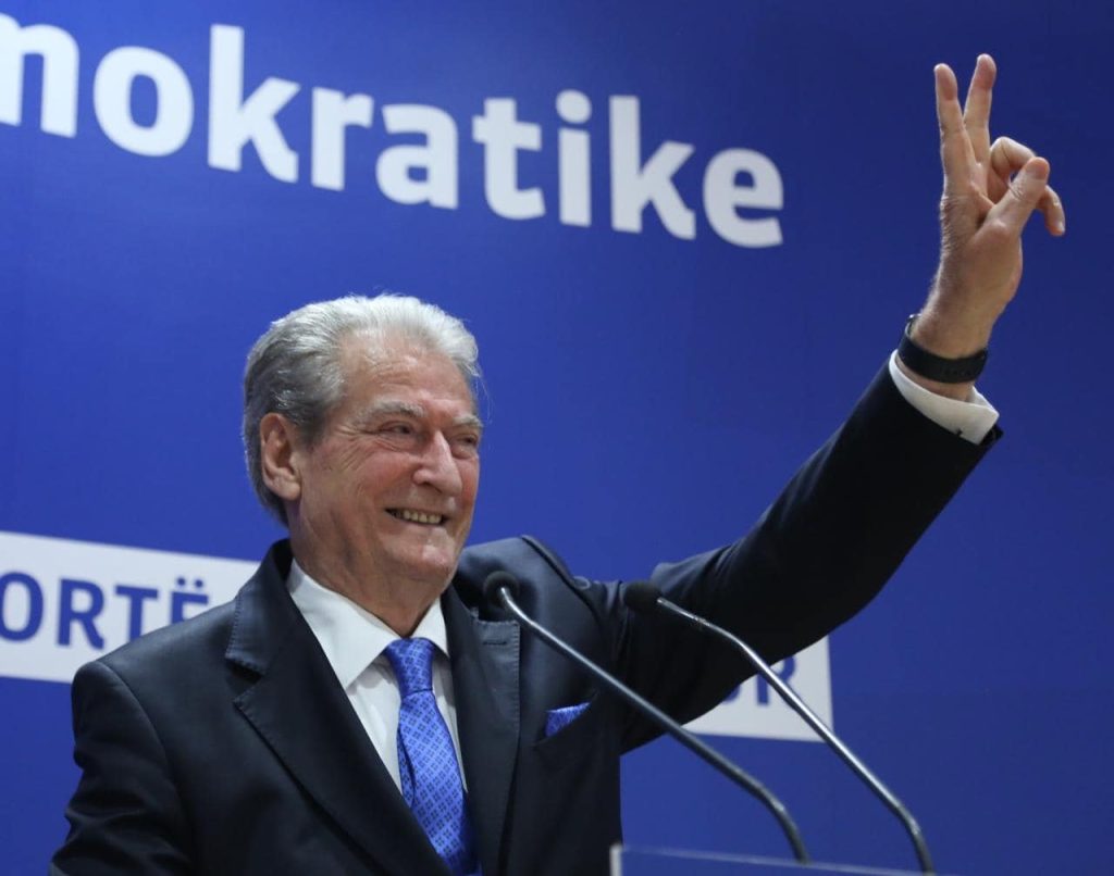 Berisha, gati për ”arrest në zyrë”? Dy skenarët që ka ish-kryeministri për të sfiduar dhe SPAK-un 283416753 115948287784691 5596242701215663753 n