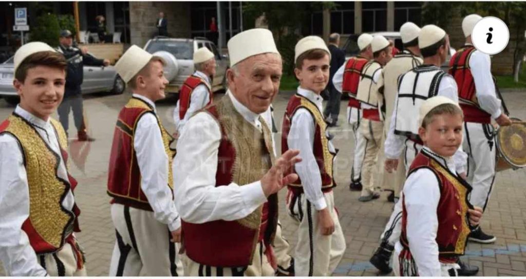Shuhet “Mjeshtri i Madh”, “Artisti i Merituar”, “Qytetar Nderi i Matit”,virtuozi i muzikës popullore Imer Neli 1 385546846 375761014889490 8836755202369077260 n