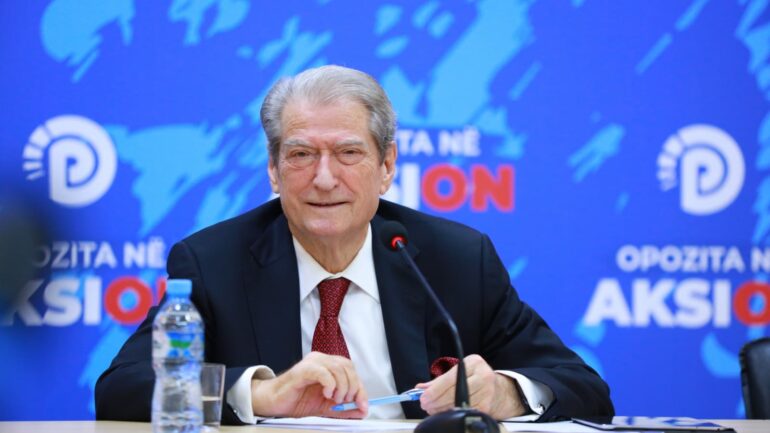 “Nuk komentoj deklaratat e një personi non grata”, Berisha i përgjigjet Wisner 65691de6 b8a4 4389 875d 28e54828ca8b 770x433 1