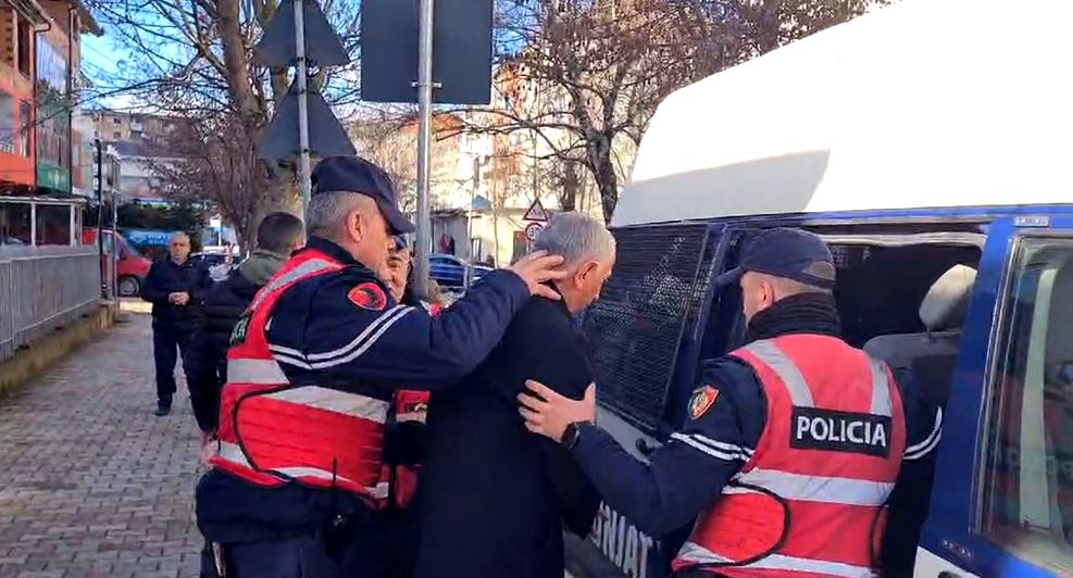 Pasaporta bullgare me vërtetime false, lihen në burg dy zyrtarët në Bulqizë Burrel 2023
