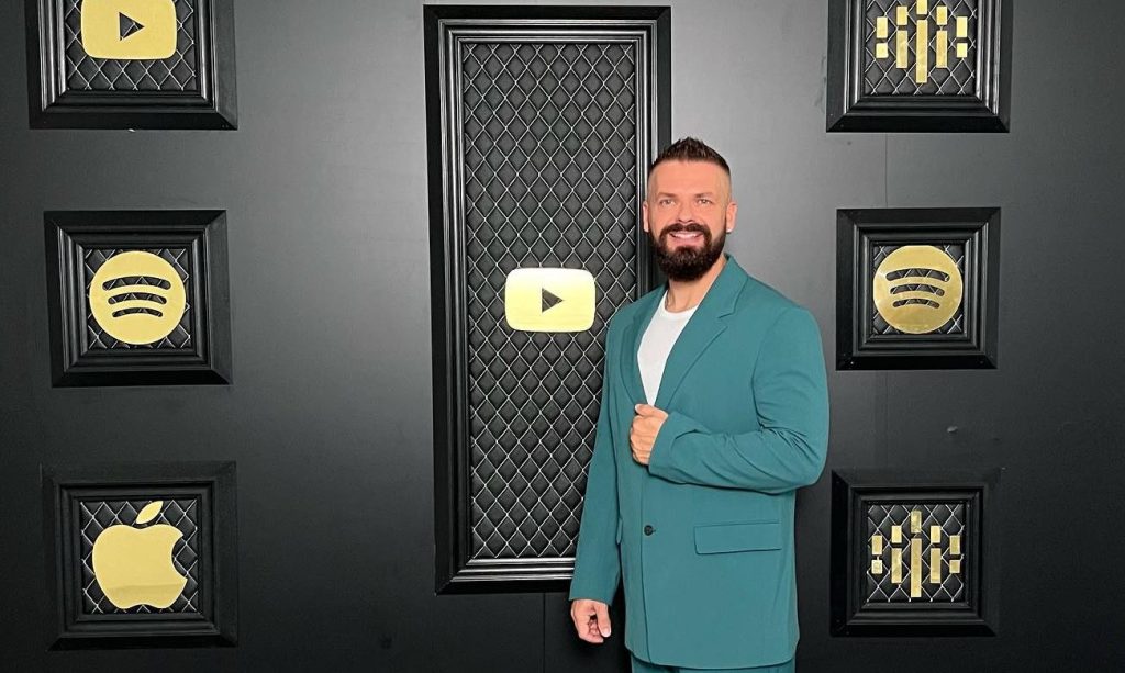 Mili publikon një Mashup për festat, me këngët më hit Capture 92