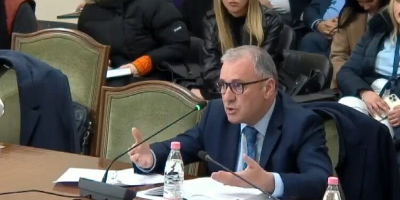 Përse nuk iu drejtuat Kuvendit kur vendosi masën detyrim paraqitje për Berishën? Ja si përgjigjet prokurori i SPAK IMG 7306