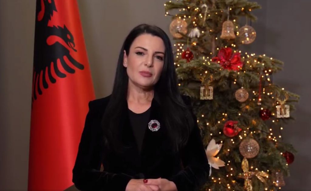 Zv/kryeministrja Balluku: Gëzuar 2024 nga kantieret që gëlojnë kudo nëpër Shqipëri Screenshot 1 38
