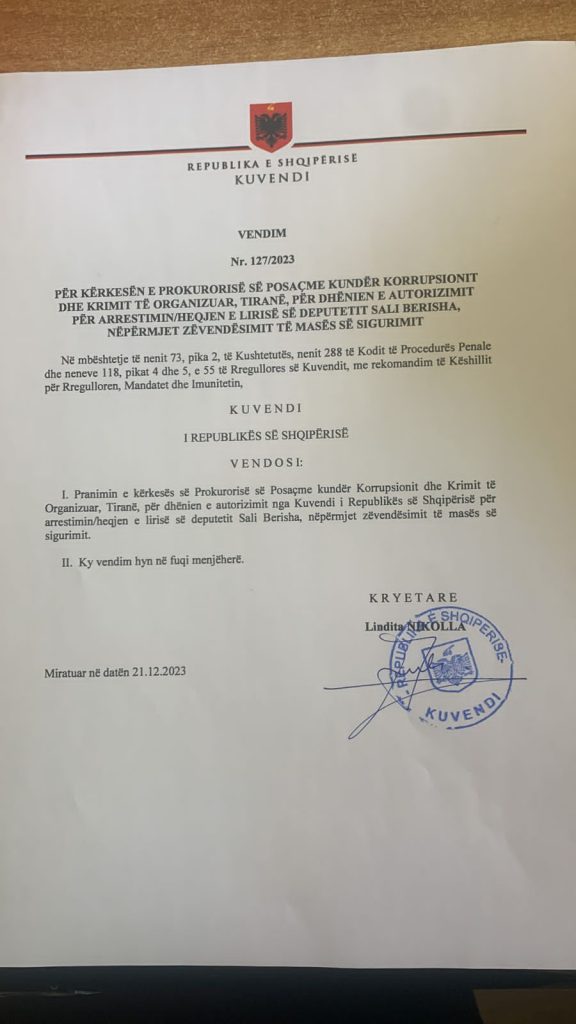 FOTO/ Arrestimi i Sali Berishës, Parlamenti i dërgon SPAK-ut dokumentin: Ke autorizimin 1 WhatsApp Image 2023 12 21 at 12.36.00