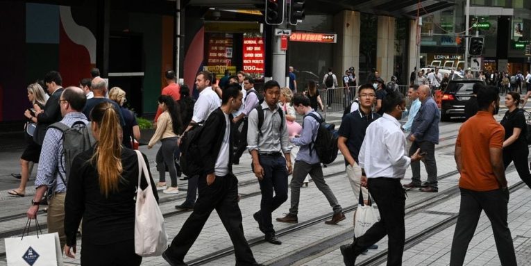 Australia planifikon të përgjysmojë pranimin e emigrantëve dhe të shtrëngojë rregullat e vizave studentore! australia 765x383 1