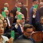 75 vota pro për arrestimin e Berishës, Kuvendi i heq imunitetin për 8 minuta 5 auto 411191169 680315547588576 4050955181984573949 n1703144632