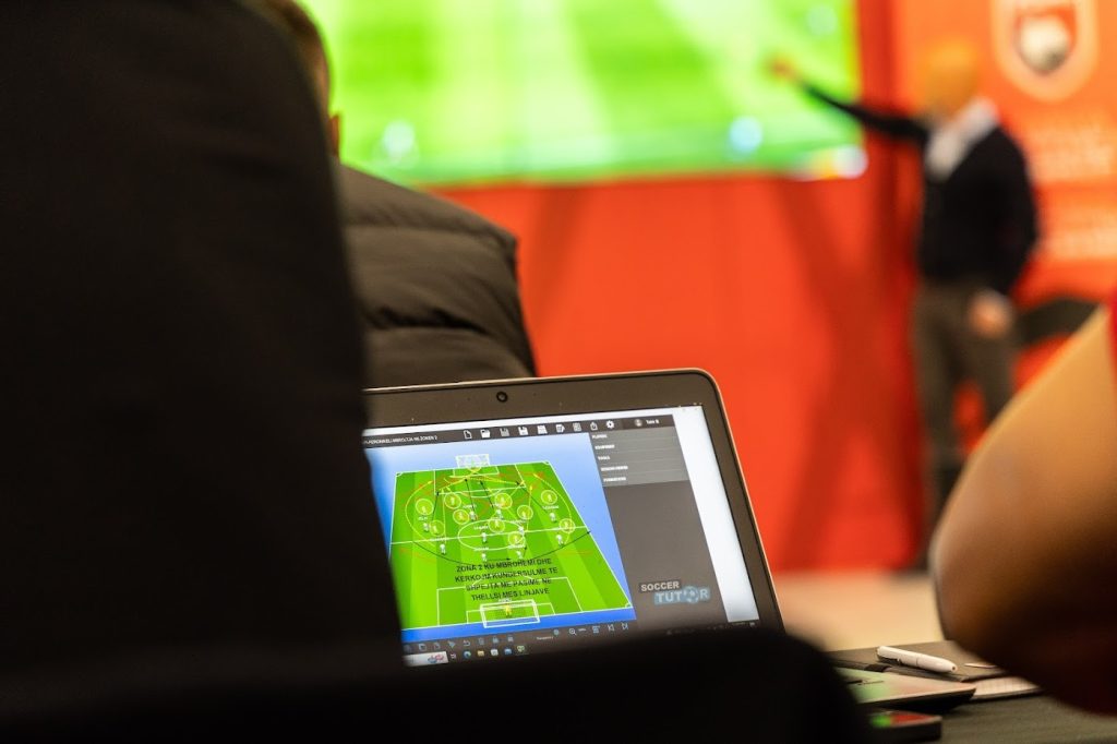 FSHF hap regjistrimet e kursit të trajnerëve për licencën UEFA A, këto janë kriteret për t’u pranuar kurs