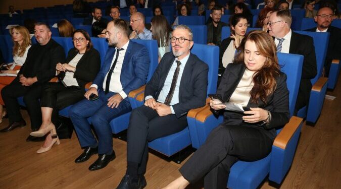 Shtesa e pagës/ Qeveria miraton 1 miliardshin e parë për gjyqtarët e prokurorët paga prokurore gjyqtare 675x375 1