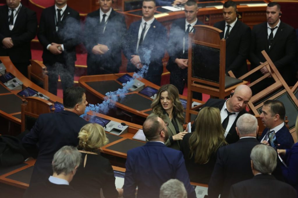 tymuese ne kuvend