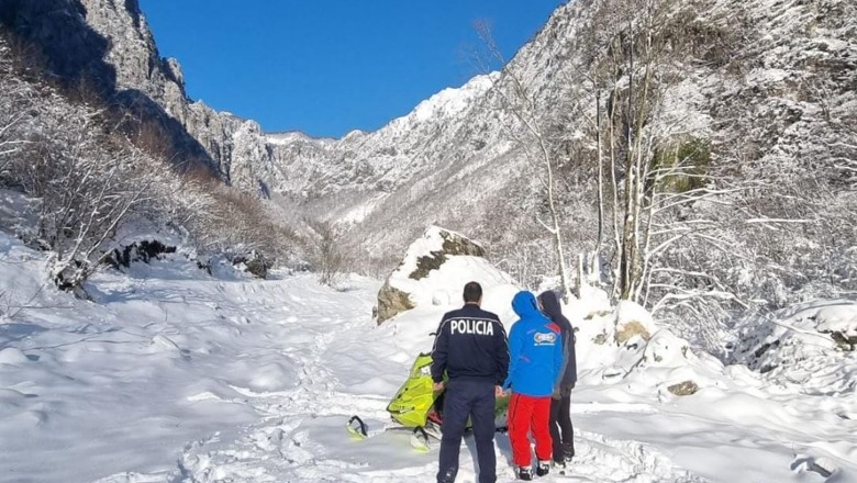 Tropojë/ 3 turistë bllokohen në Doberdoll nga dëbora! Shpëtohen falë ndërhyrjes së policisë