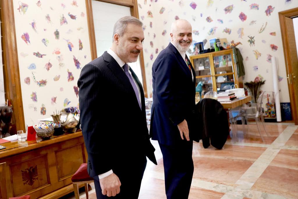 FOTO/ Takimi me ministrin turk, Edi Rama: Mik i çmuar, një prej mendjeve më të mprehta që kam pasur privilegjin të njoh 3 423778240 940419744120354 2618065312312211306 n