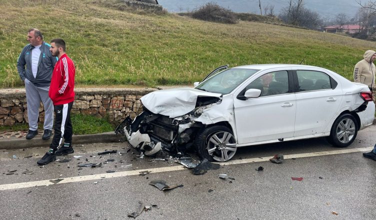 Aksident në Pogradec, një fëmijë i lënduar 2 IMG 7780