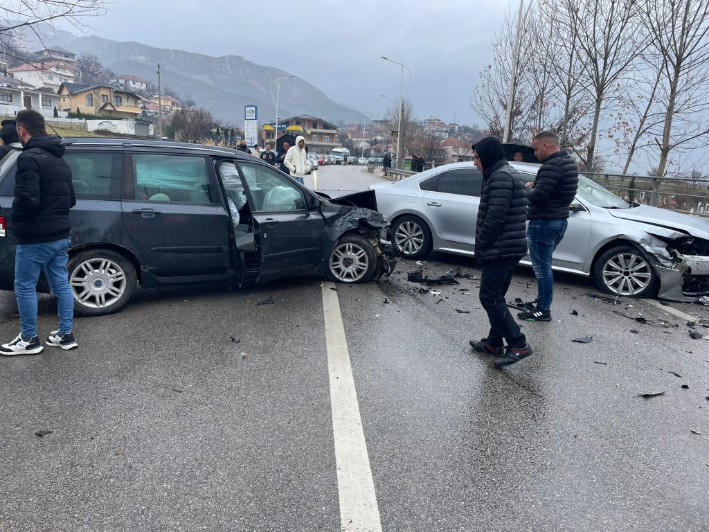 Aksident në Pogradec, një fëmijë i lënduar IMG 7782